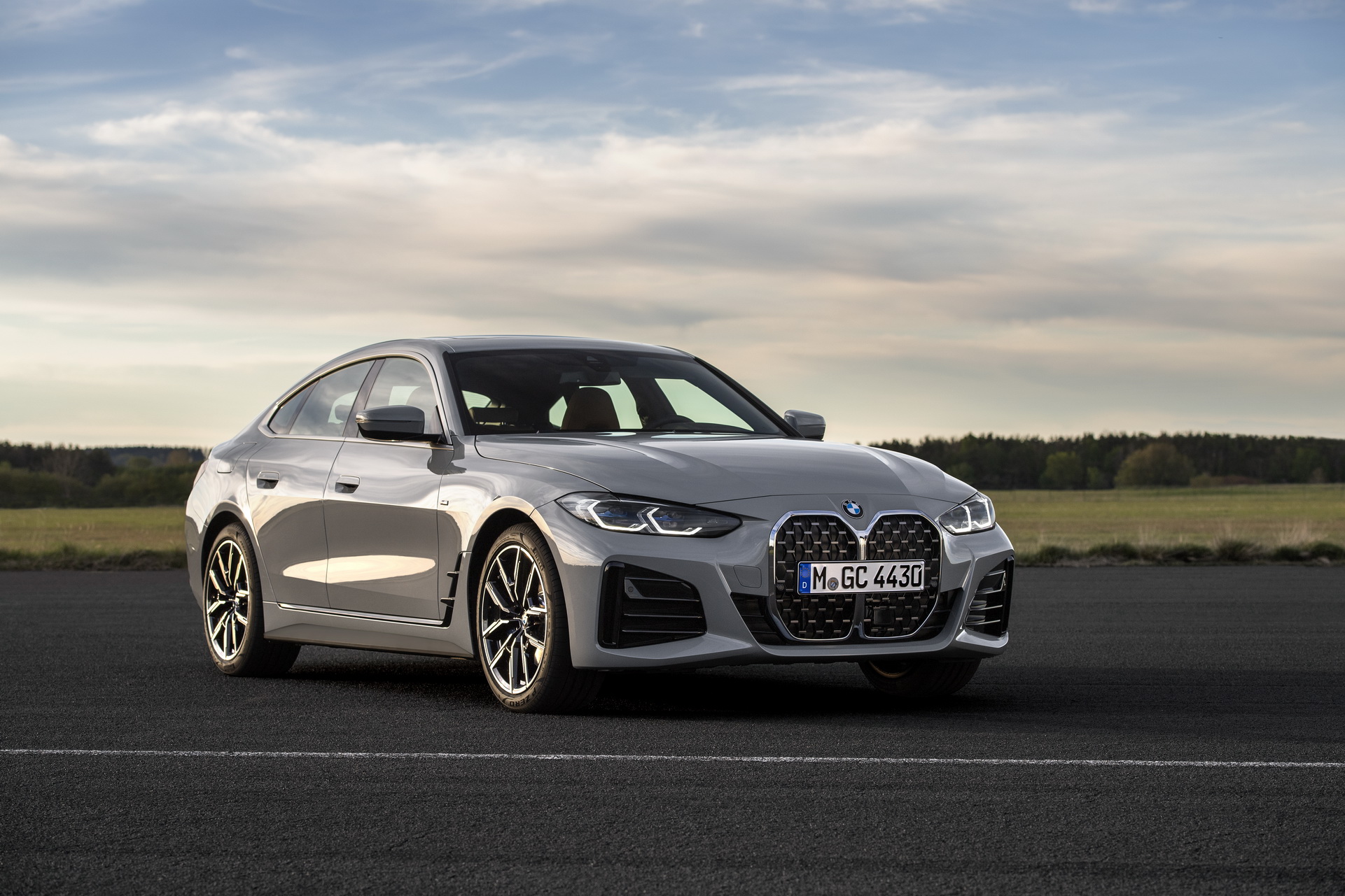 Download 2022 BMW 4 Series 430i Gran Coupé - Front Three-Quarter HD Wallpaper 1921x1281 #15