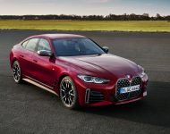 2022 BMW 4 Series M440i xDrive Gran Coupé - Front Three-Quarter Wallpaper 190x150