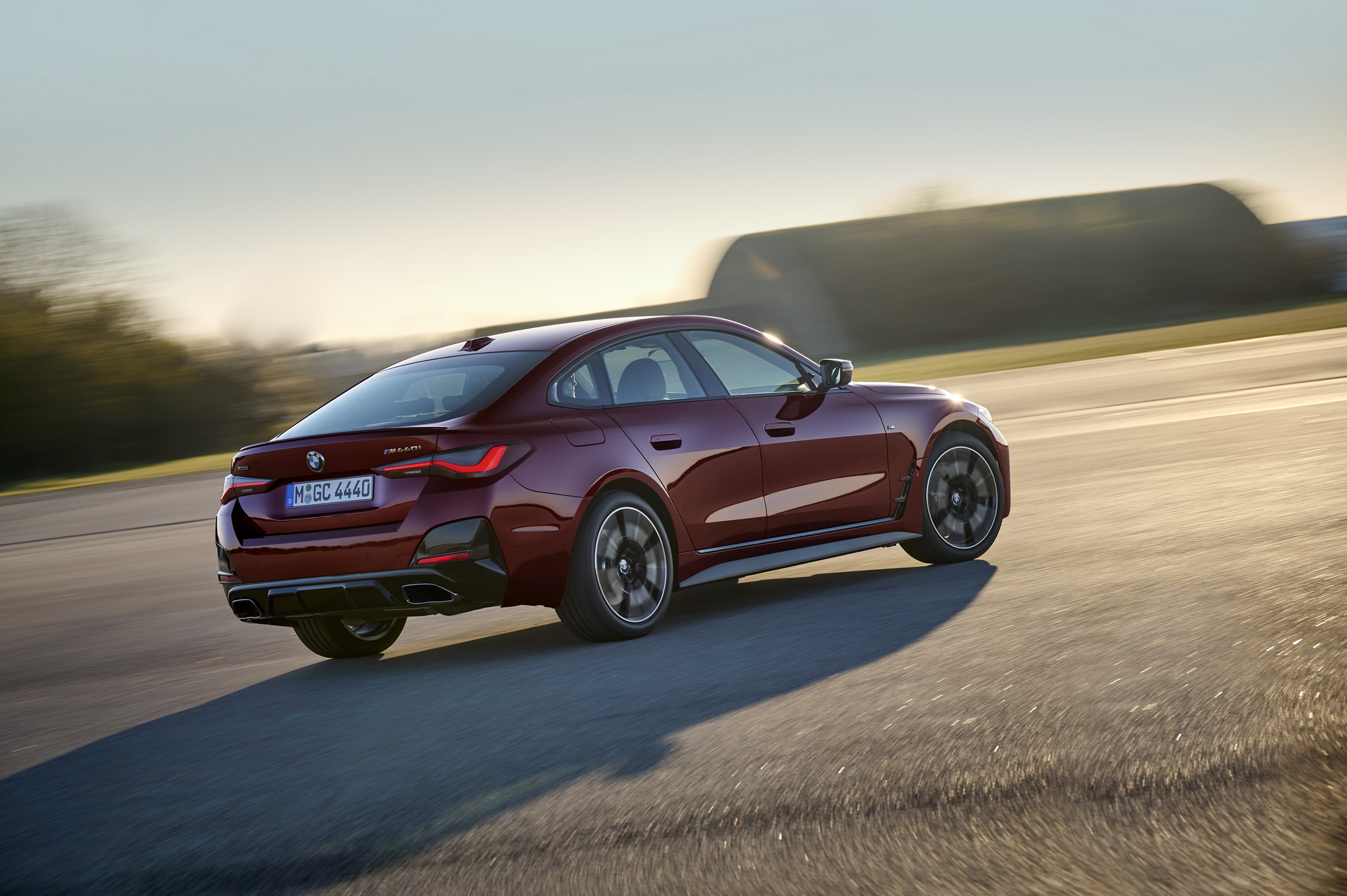 Download 2022 BMW 4 Series M440i xDrive Gran Coupé - Rear Three-Quarter HD Wallpaper 1921x1278 #8