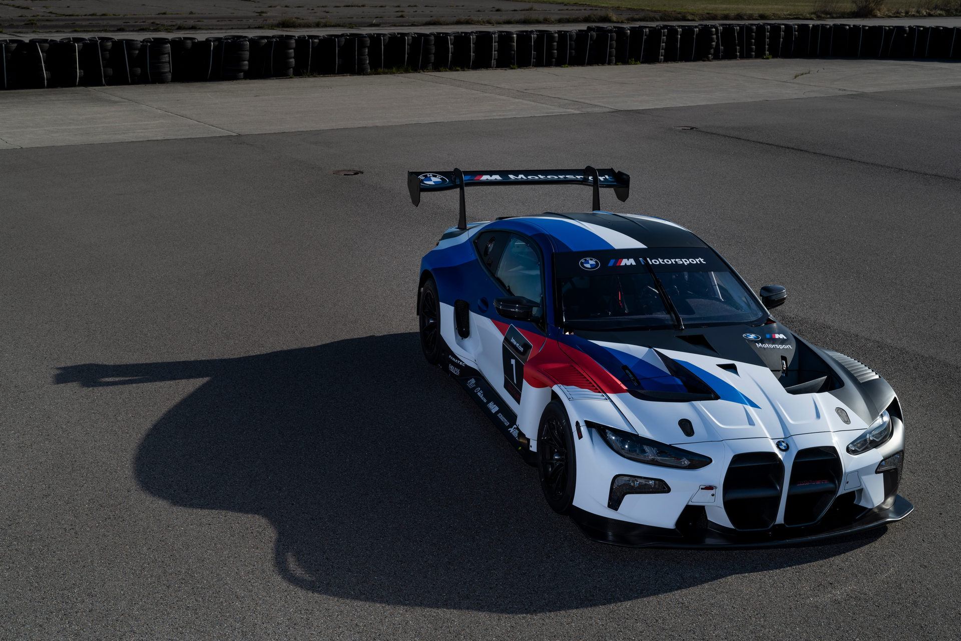 Download 2022 BMW M4 GT3 - Front Three-Quarter HD Wallpaper 1920x1280 #14