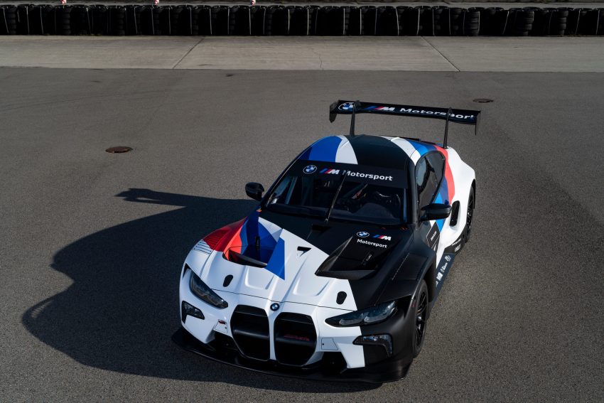 2022 BMW M4 GT3 - Front Three-Quarter Wallpaper 850x567 #41