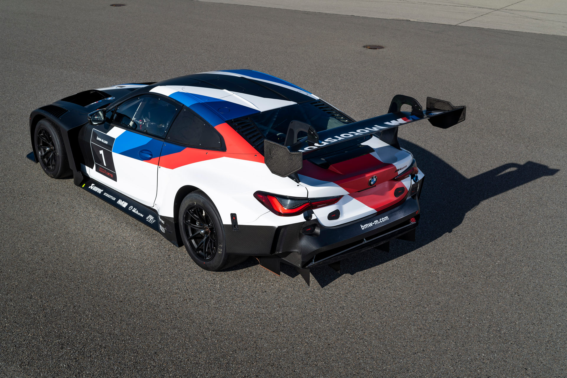 Download 2022 BMW M4 GT3 - Rear Three-Quarter HD Wallpaper 1920x1280 #37