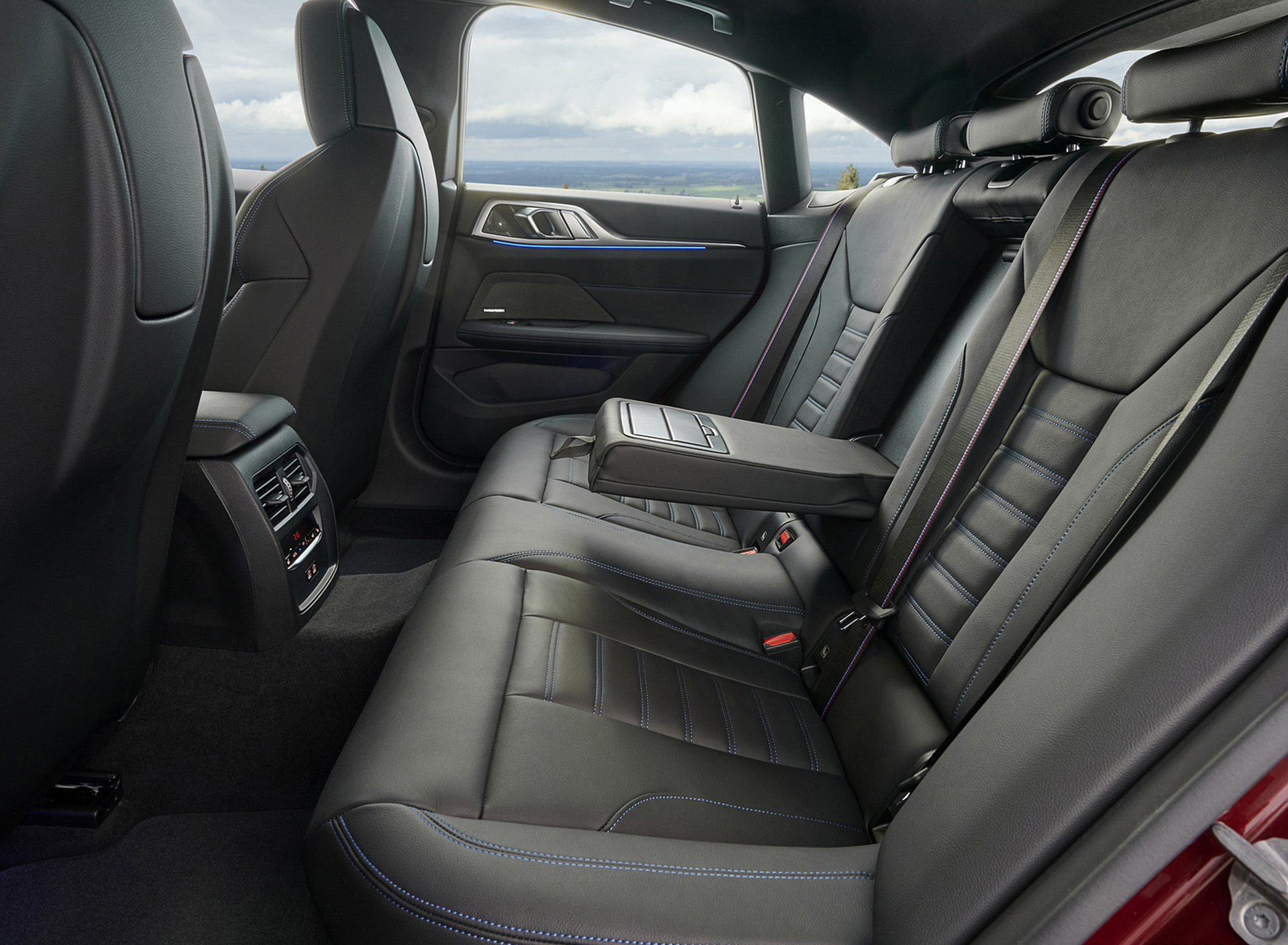 Download 2022 BMW M440i xDrive Gran Coupe - Interior, Rear Seats HD Wallpaper 1920x1409 #136