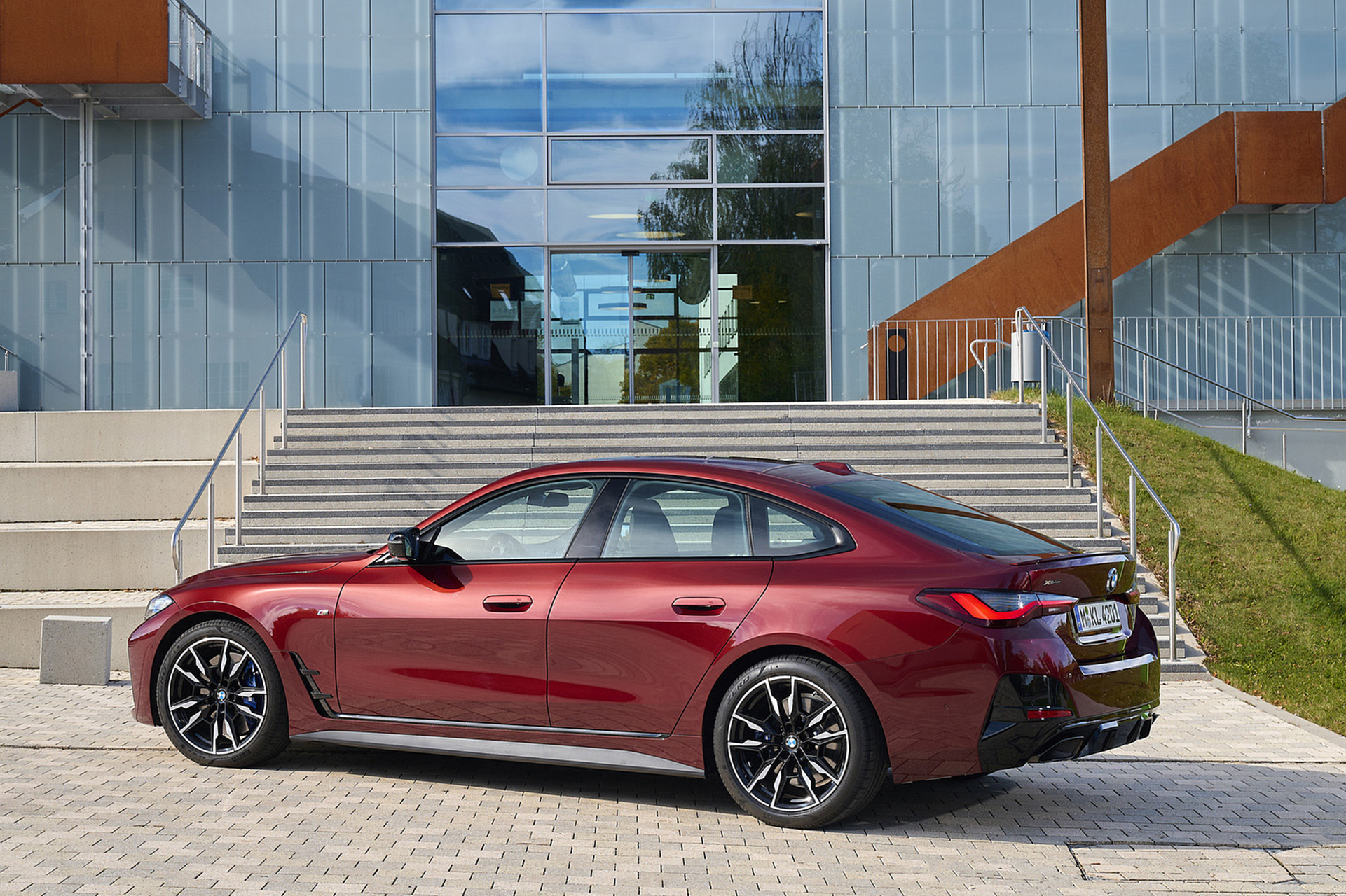 Download 2022 BMW M440i xDrive Gran Coupe - Rear Three-Quarter HD Wallpaper 1921x1280 #90