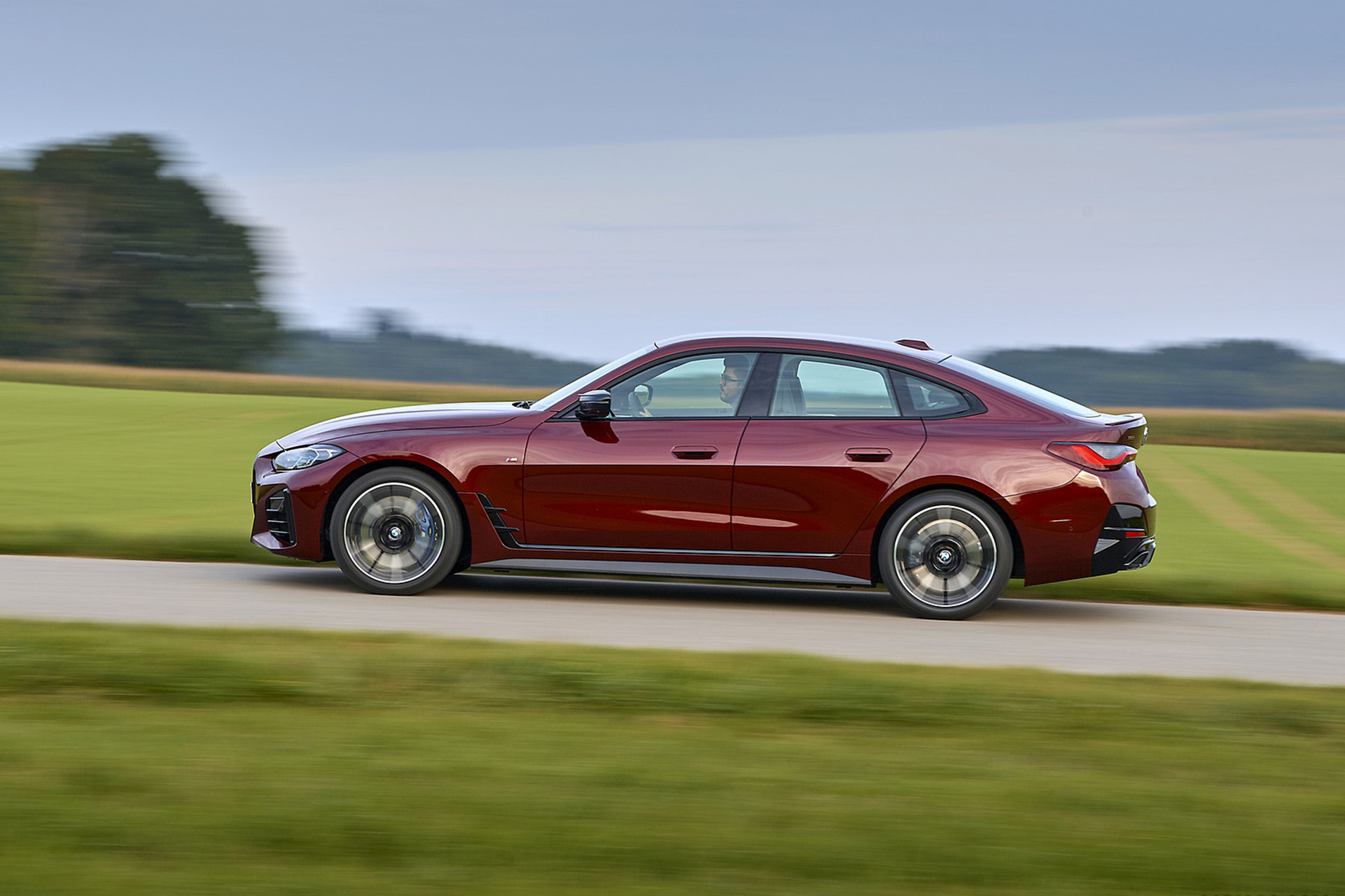 Download 2022 BMW M440i xDrive Gran Coupe - Side HD Wallpaper 1921x1280 #67