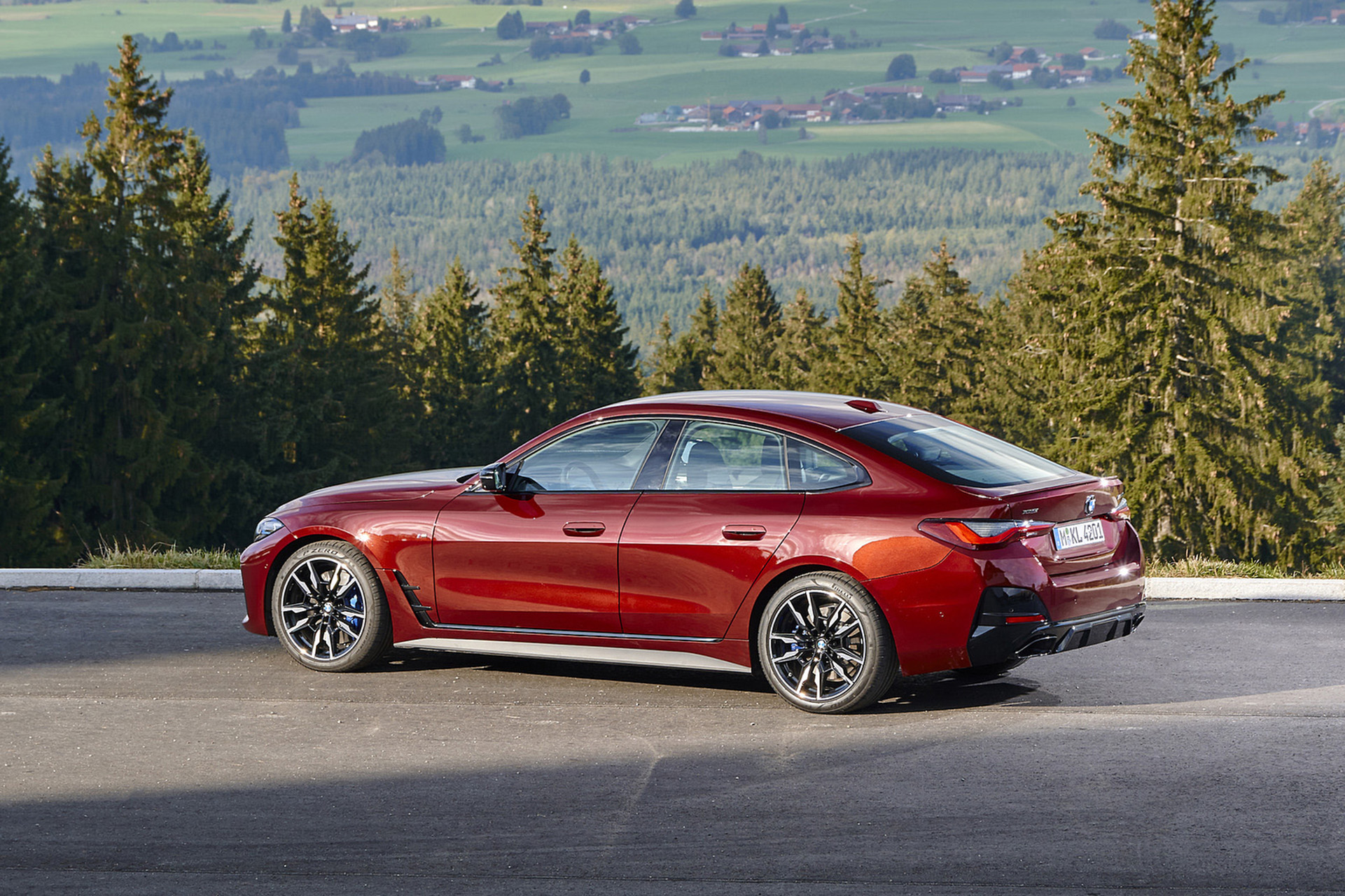 Download 2022 BMW M440i xDrive Gran Coupe - Side HD Wallpaper 1921x1280 #107