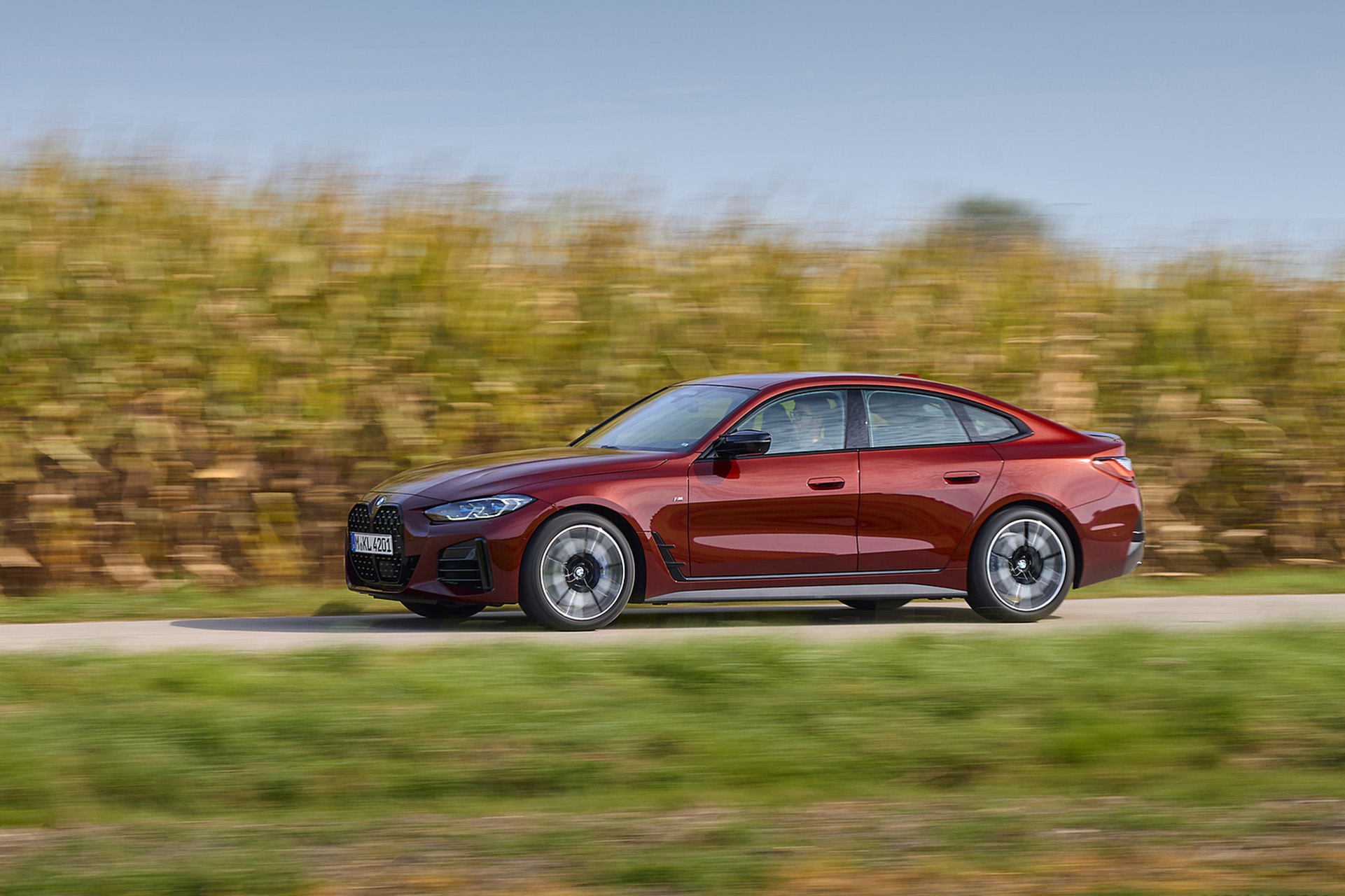 Download 2022 BMW M440i xDrive Gran Coupe - Side HD Wallpaper 1921x1280 #68