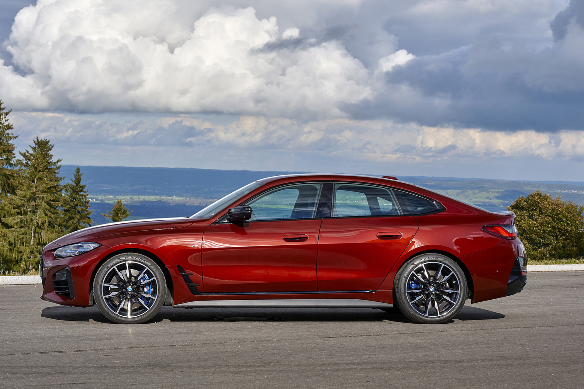 Download 2022 BMW M440i xDrive Gran Coupe - Side HD Wallpaper 1921x1280 #108