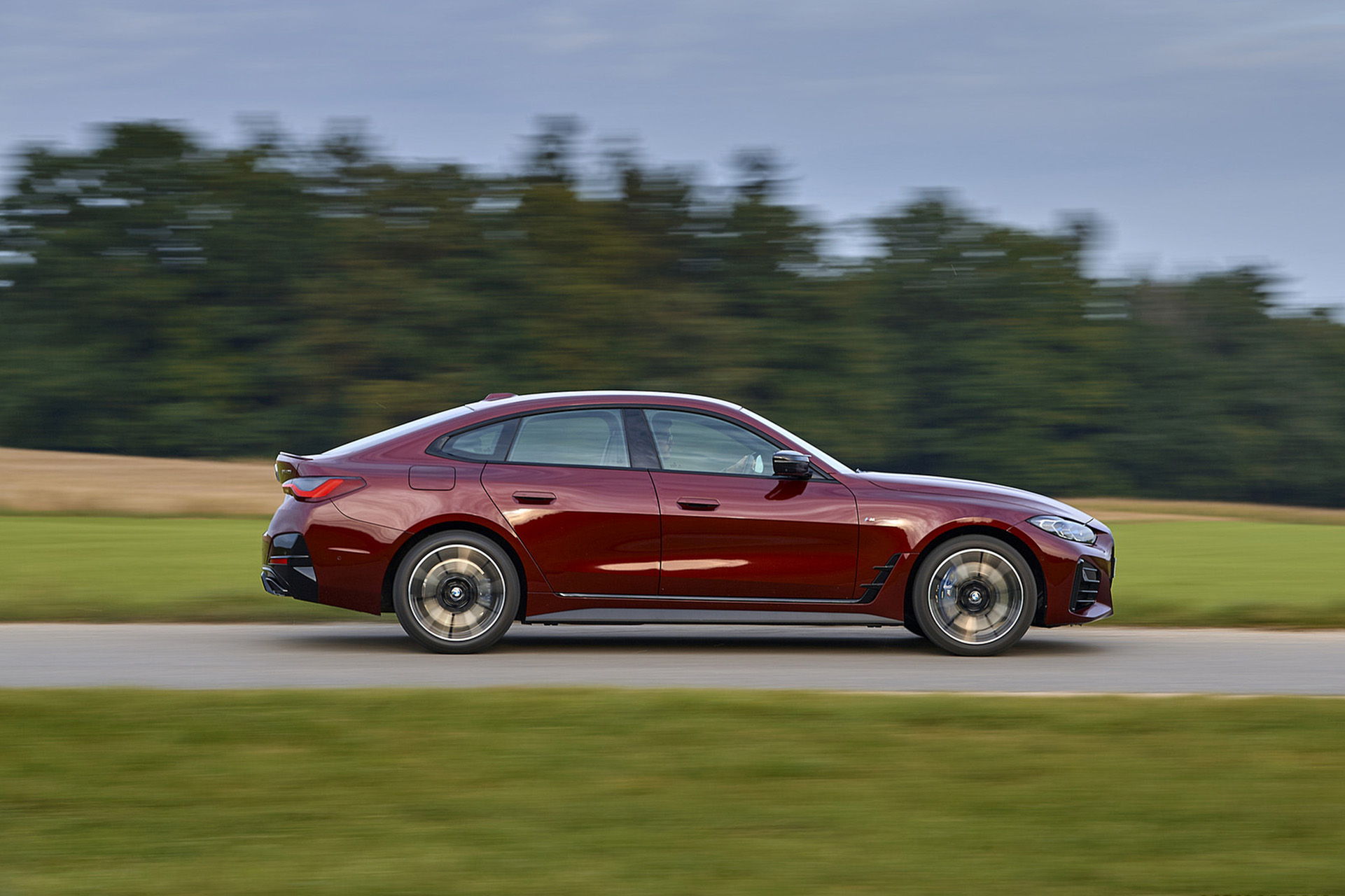Download 2022 BMW M440i xDrive Gran Coupe - Side HD Wallpaper 1921x1280 #70