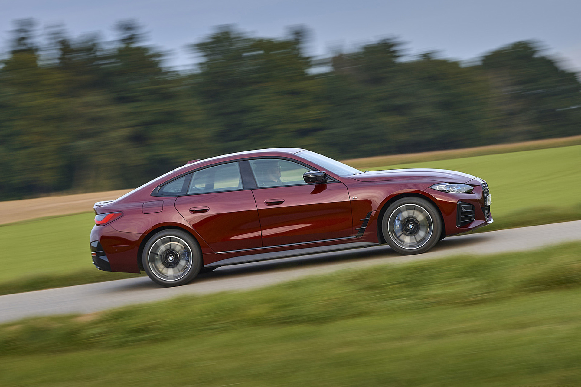 Download 2022 BMW M440i xDrive Gran Coupe - Side HD Wallpaper 1921x1280 #71