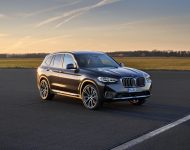 2022 BMW X3 xDrive 30e - Front Three-Quarter Wallpaper 190x150