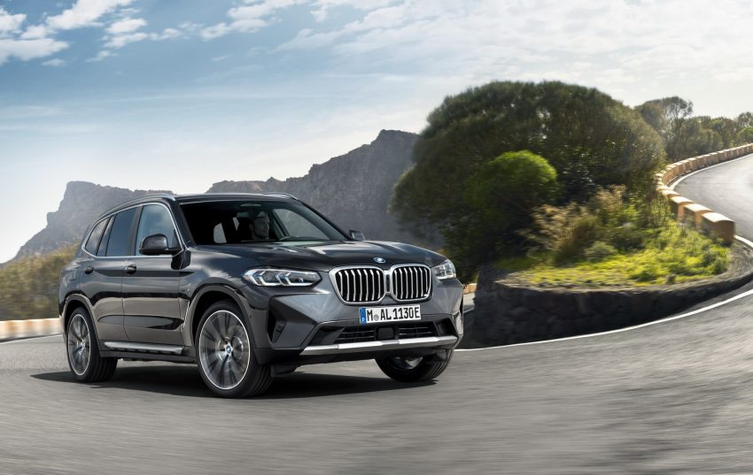2022 BMW X3 xDrive 30e - Front Three-Quarter Wallpaper 850x537 #3