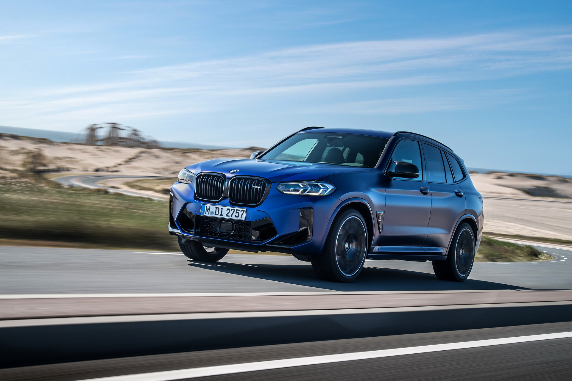 Download 2022 BMW X3 M Competition - Front Three-Quarter HD Wallpaper 1921x1281 #2