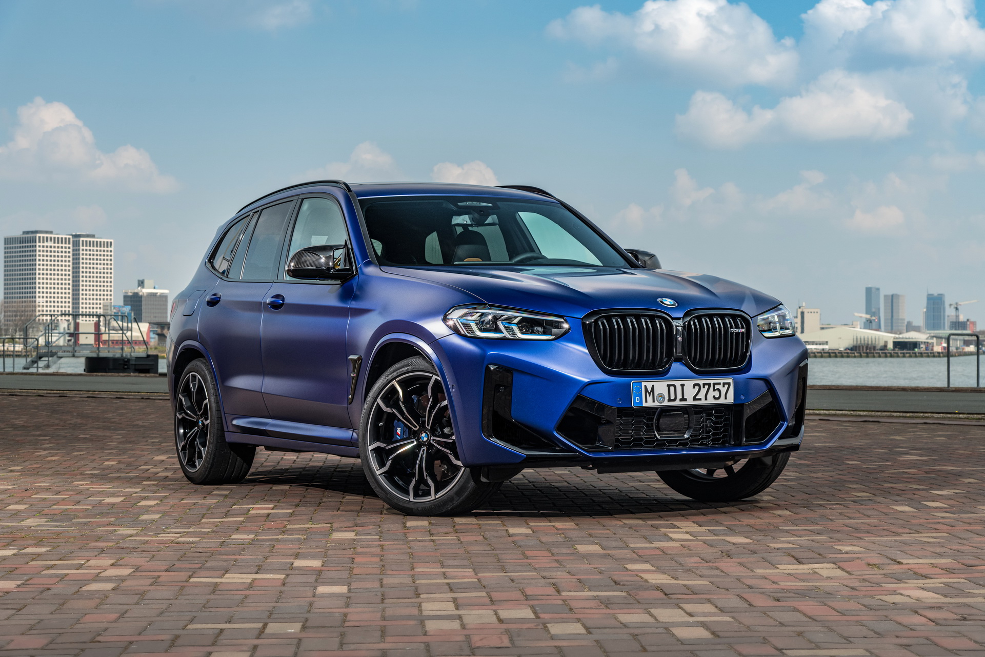 Download 2022 BMW X3 M Competition - Front Three-Quarter HD Wallpaper 1921x1281 #28