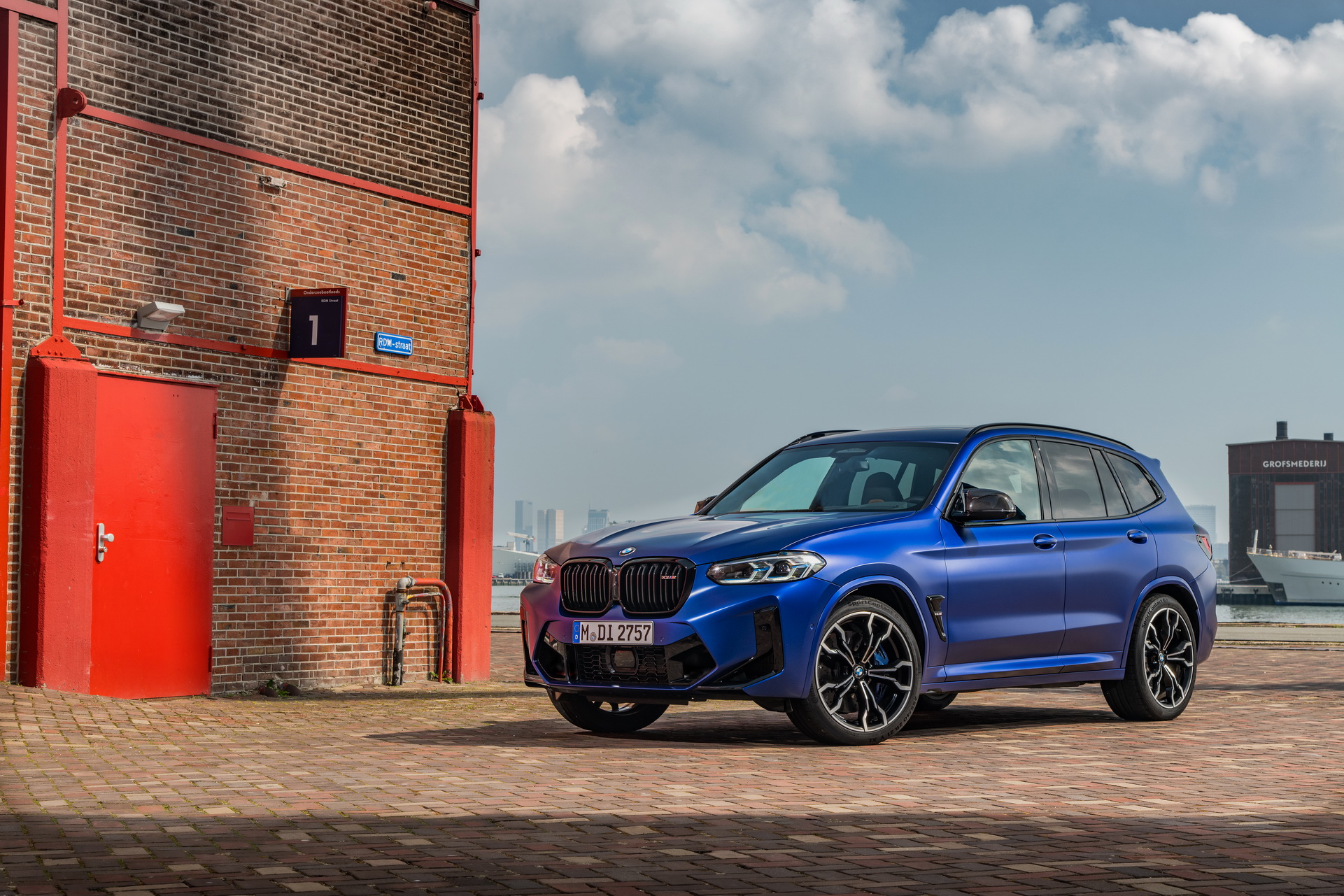 Download 2022 BMW X3 M Competition - Front Three-Quarter HD Wallpaper 1921x1281 #31