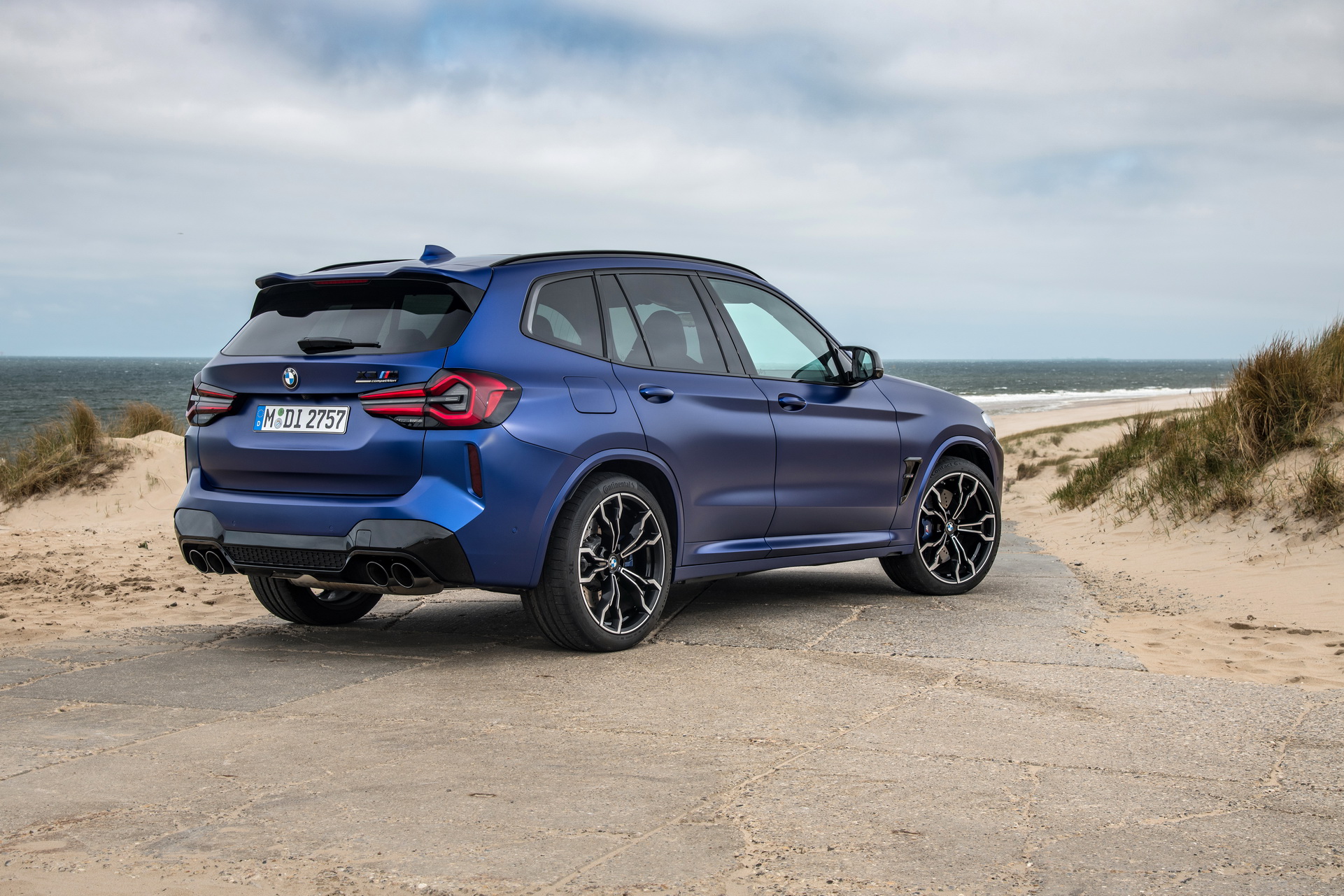 Download 2022 BMW X3 M Competition - Rear Three-Quarter HD Wallpaper 1921x1281 #20