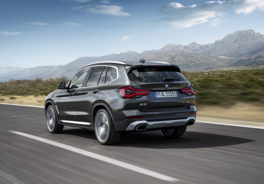 2022 BMW X3 xDrive 30e - Rear Three-Quarter Wallpaper 850x592 #2