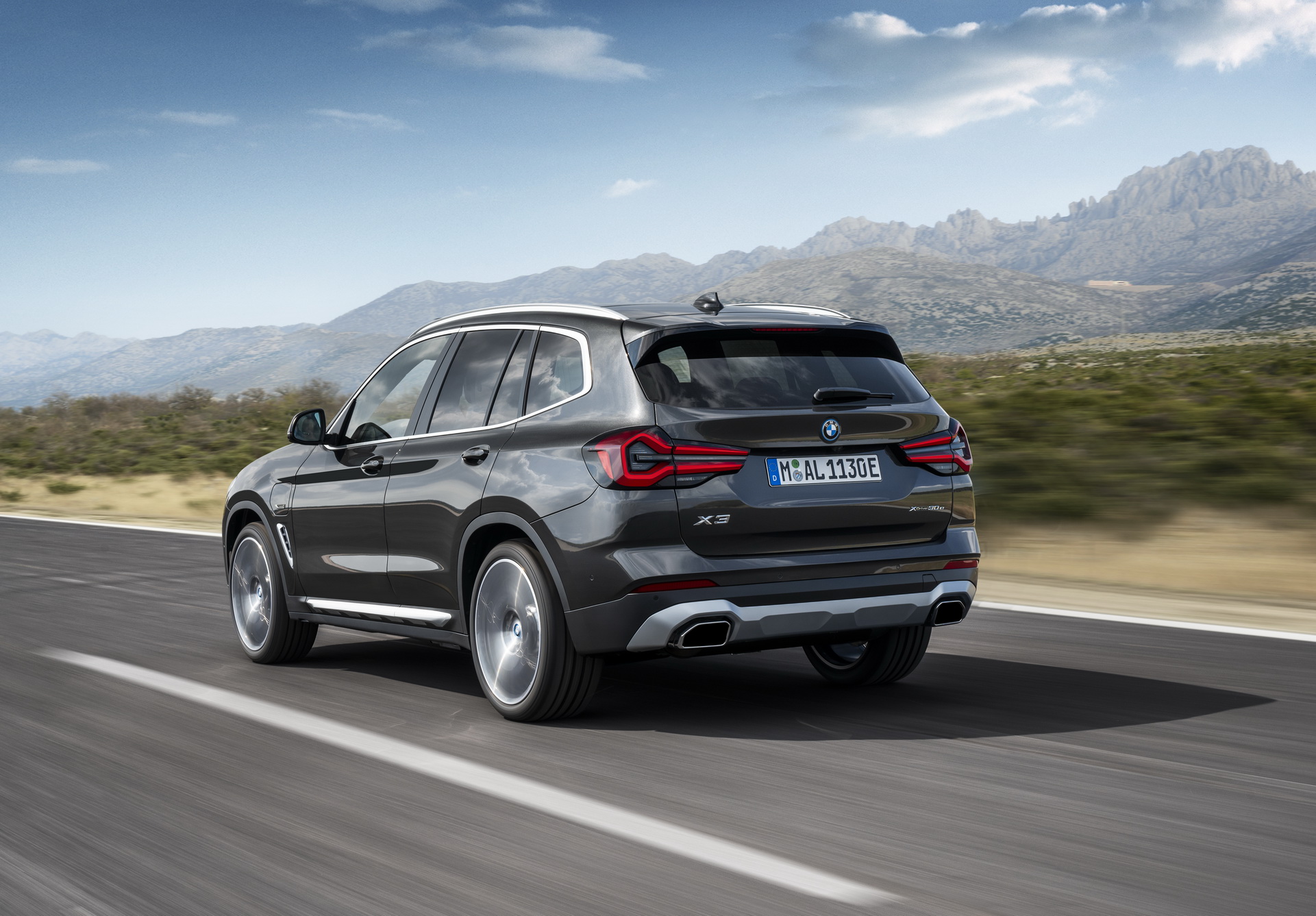 Download 2022 BMW X3 xDrive 30e - Rear Three-Quarter HD Wallpaper 1921x1337 #2