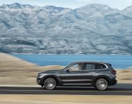 2022 BMW X3 xDrive 30e - Side Wallpaper 190x150
