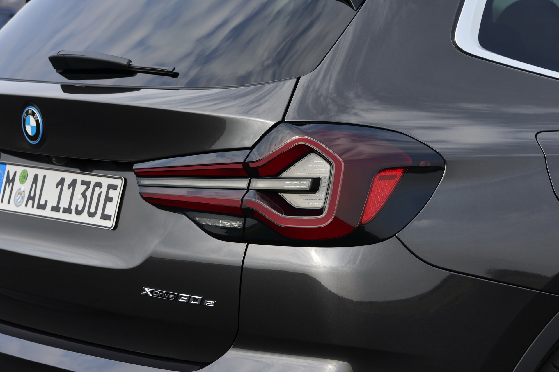 Download 2022 BMW X3 xDrive 30e - Tail Light HD Wallpaper 1921x1281 #26