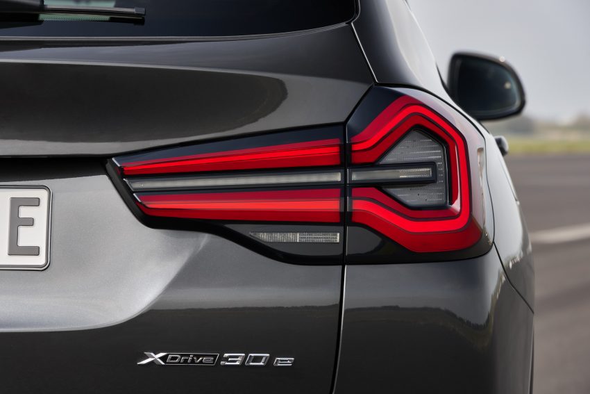 2022 BMW X3 xDrive 30e - Tail Light Wallpaper 850x567 #28