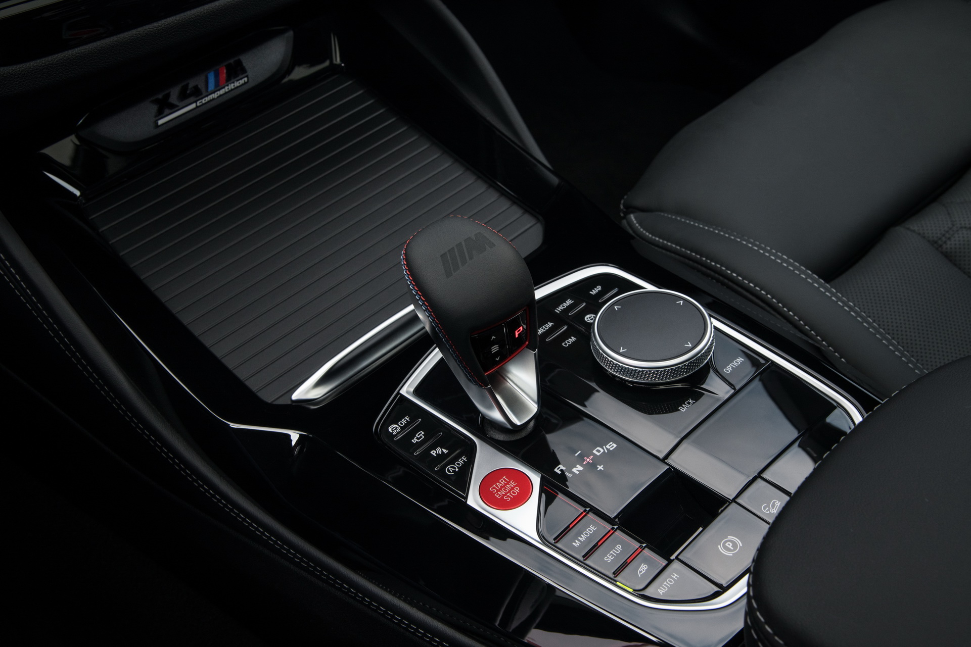Download 2022 BMW X4 M Competition - Central Console HD Wallpaper 1921x1281 #47
