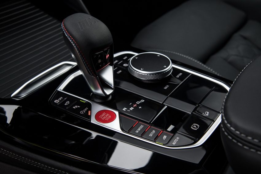 2022 BMW X4 M Competition - Central Console Wallpaper 850x567 #48