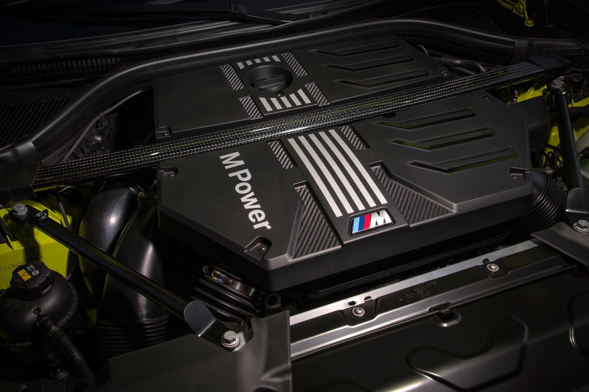 Download 2022 BMW X4 M Competition - Engine HD Wallpaper 1921x1281 #36