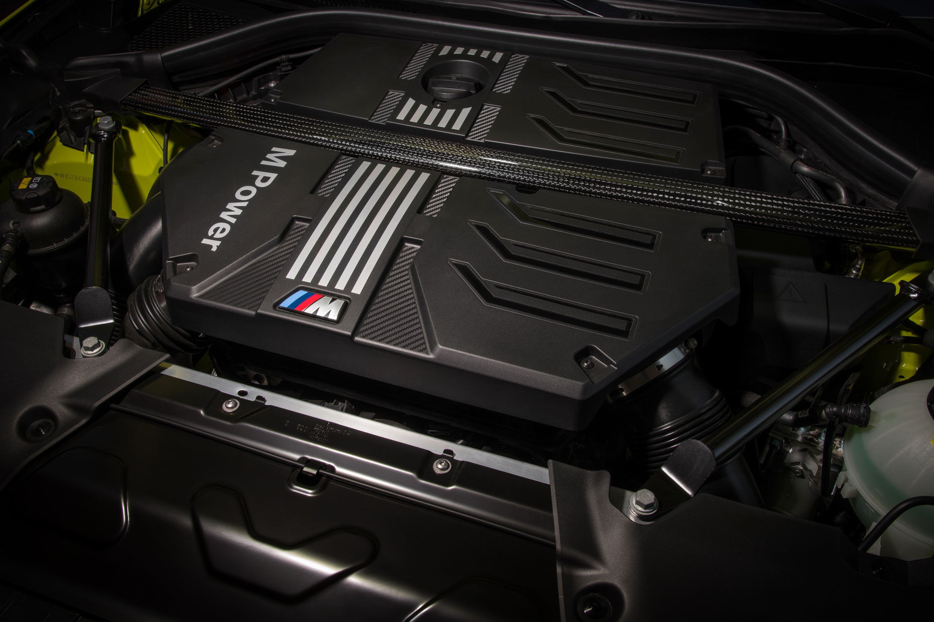 Download 2022 BMW X4 M Competition - Engine HD Wallpaper 1921x1281 #35