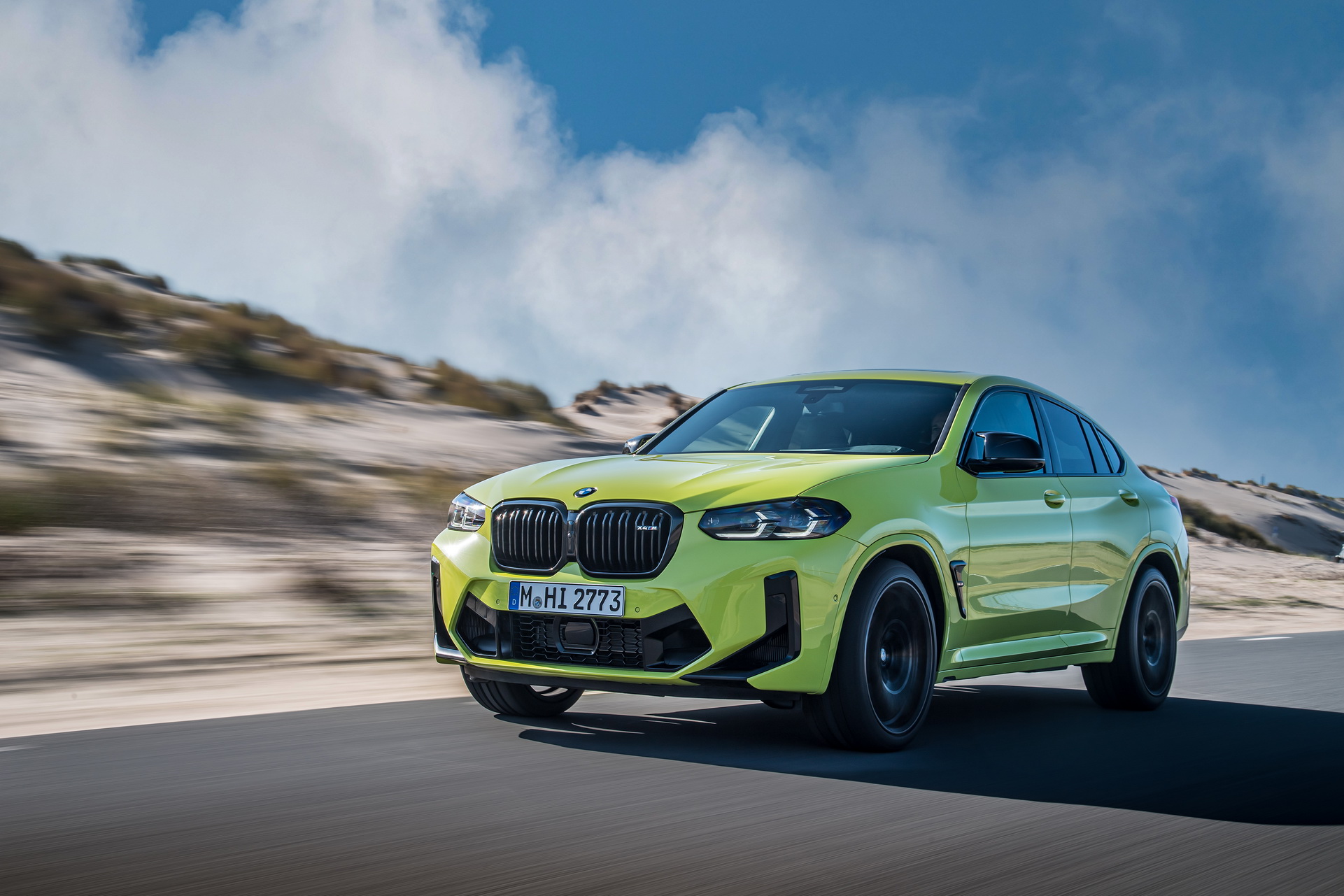 Download 2022 BMW X4 M Competition - Front Three-Quarter HD Wallpaper 1921x1281 #1