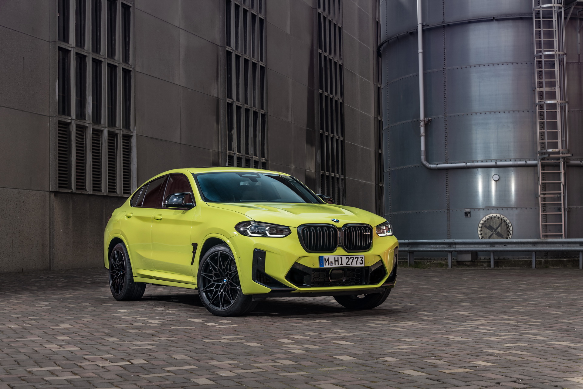 Download 2022 BMW X4 M Competition - Front Three-Quarter HD Wallpaper 1921x1281 #23