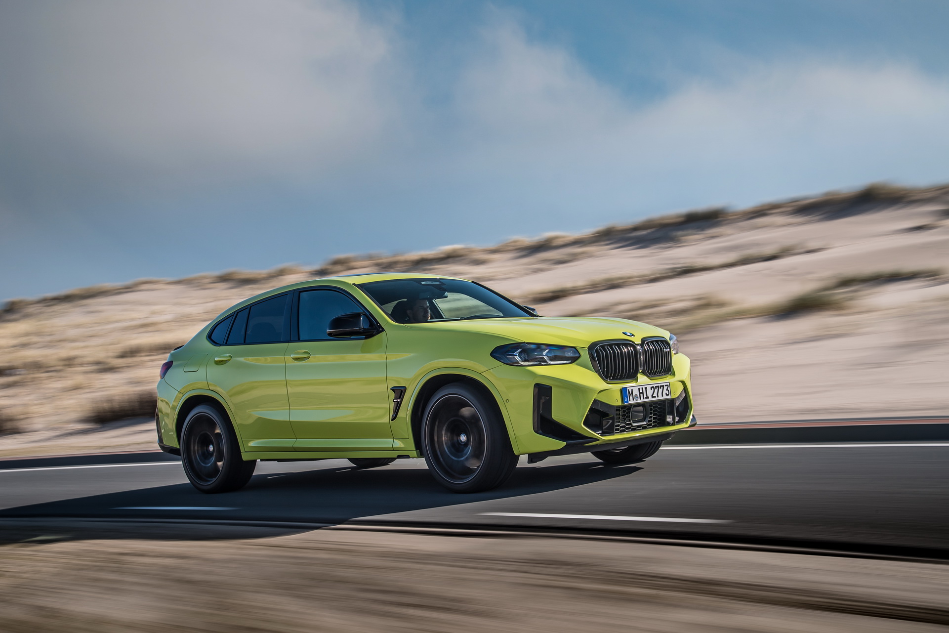 Download 2022 BMW X4 M Competition - Front Three-Quarter HD Wallpaper 1921x1281 #7