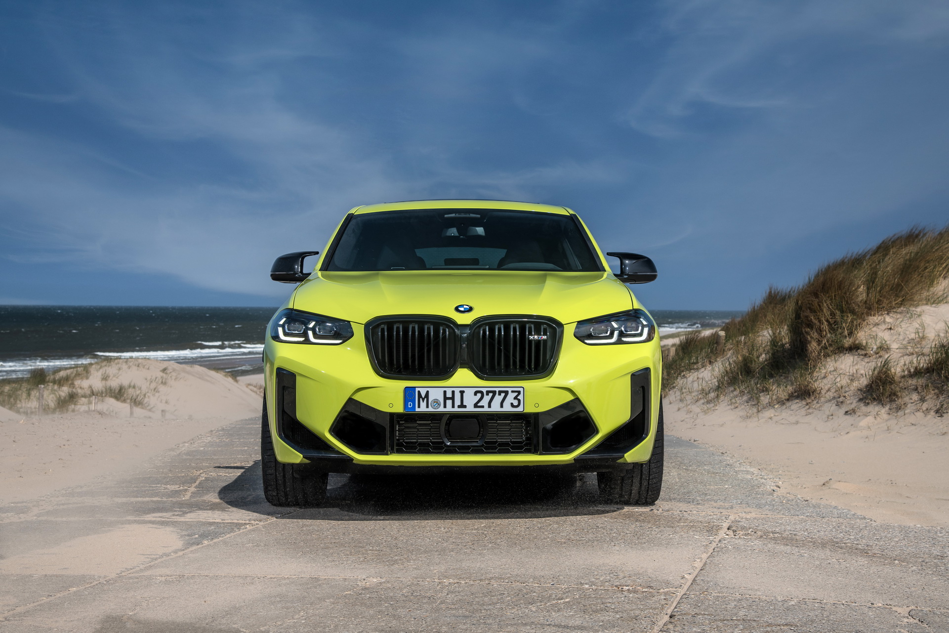 Download 2022 BMW X4 M Competition - Front HD Wallpaper 1921x1281 #13