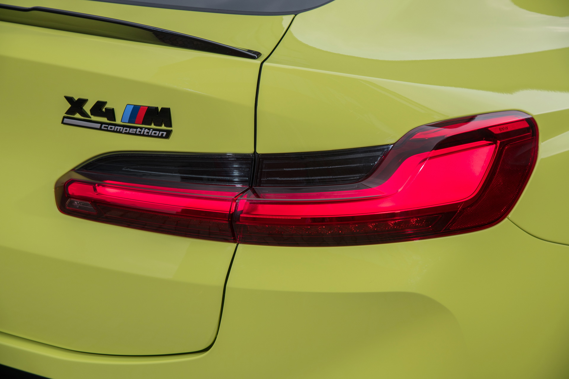 Download 2022 BMW X4 M Competition - Tail Light HD Wallpaper 1921x1281 #33