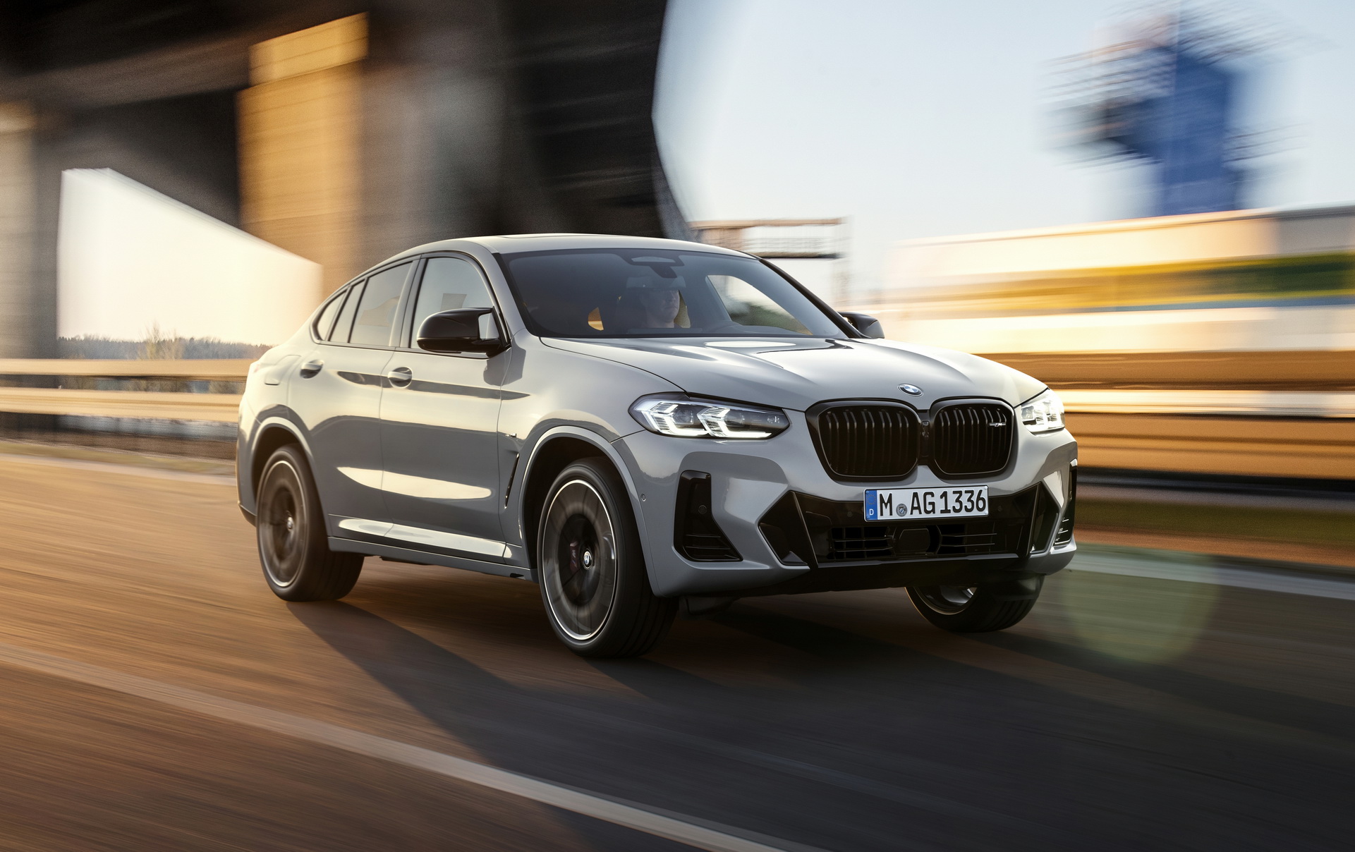 Download 2022 BMW X4 M40i - Front Three-Quarter HD Wallpaper 1921x1208 #1