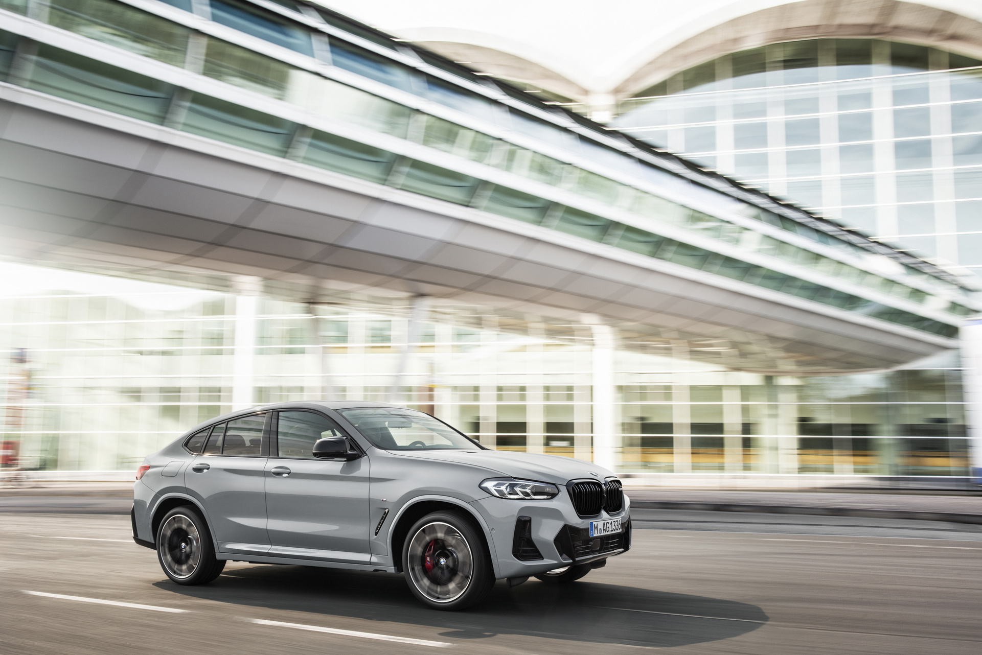 Download 2022 BMW X4 M40i - Front Three-Quarter HD Wallpaper 1921x1282 #12