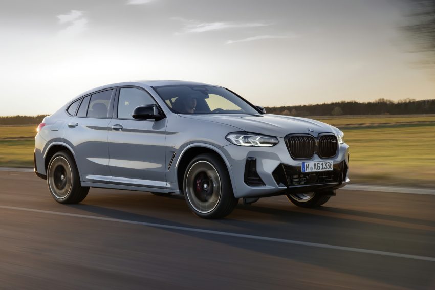 2022 BMW X4 M40i - Front Three-Quarter Wallpaper 850x567 #2