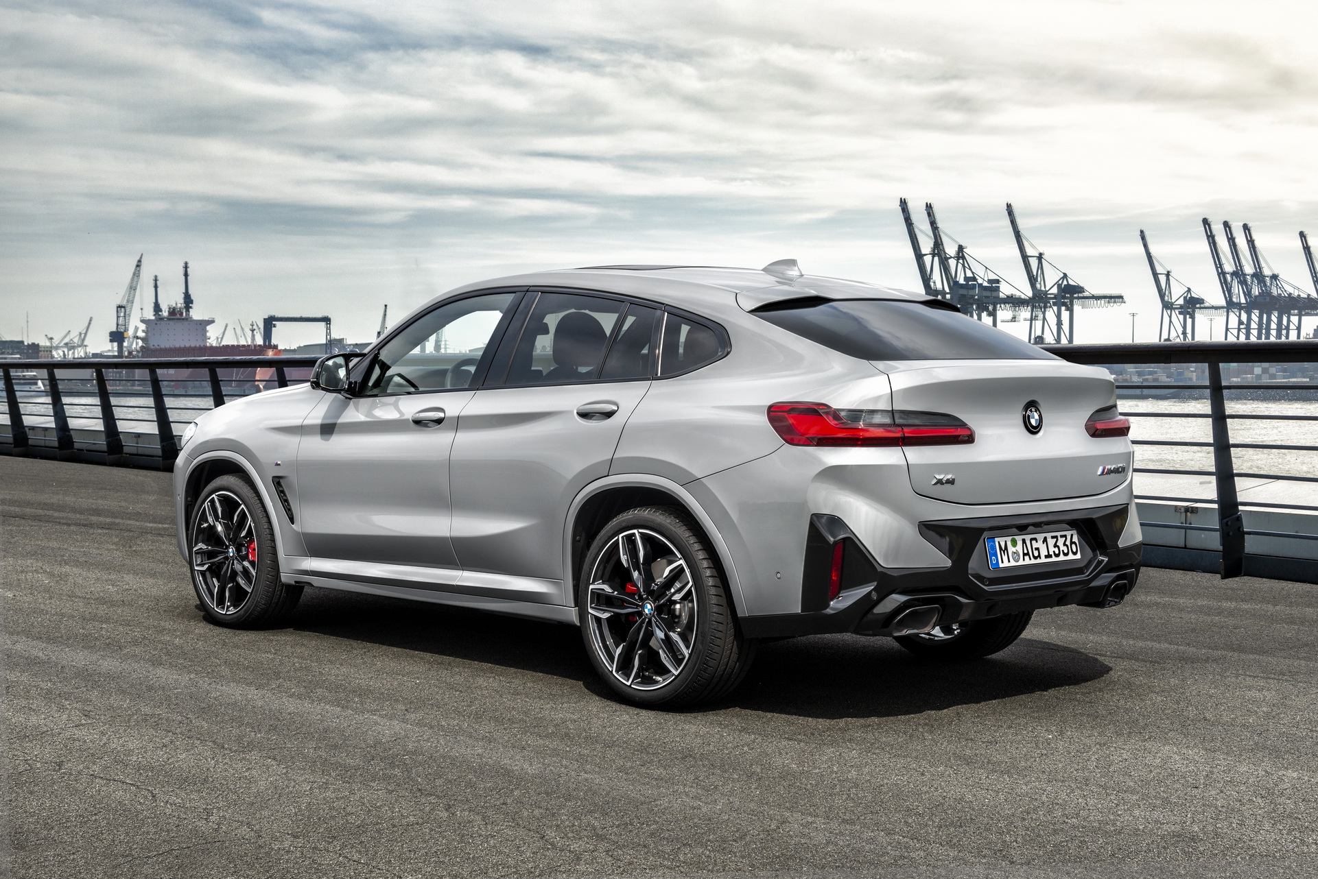 Download 2022 BMW X4 M40i - Rear Three-Quarter HD Wallpaper 1921x1282 #17