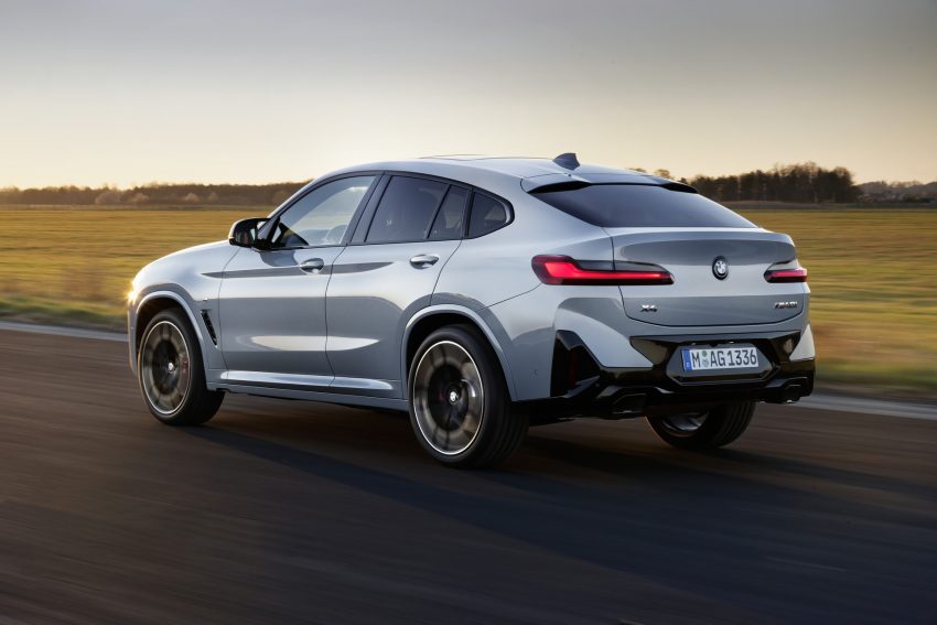 2022 BMW X4 M40i - Rear Three-Quarter Wallpaper 850x567 #6