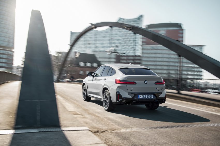 2022 BMW X4 M40i - Rear Three-Quarter Wallpaper 850x567 #13