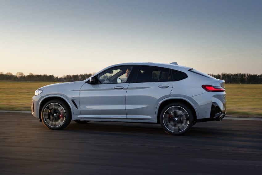2022 BMW X4 M40i - Side Wallpaper 850x567 #7