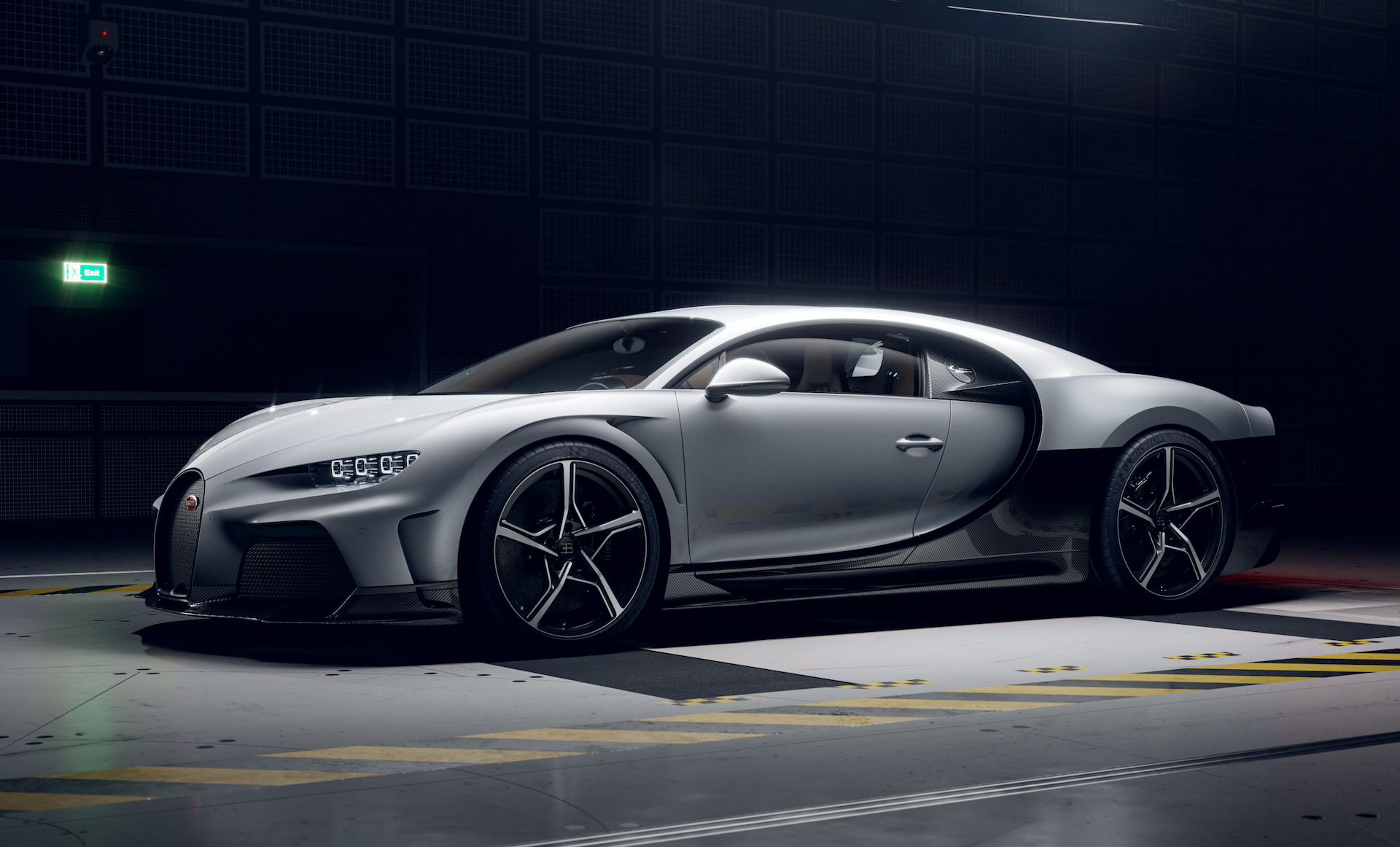 Download 2022 Bugatti Chiron Super Sport - Front Three-Quarter HD Wallpaper 1920x1162 #32