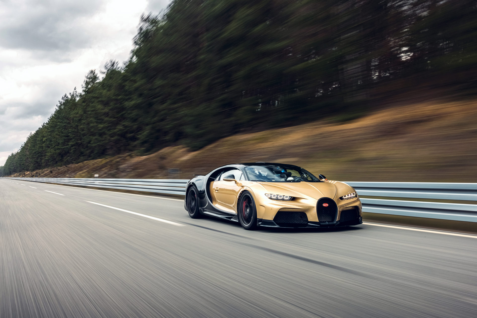 Download 2022 Bugatti Chiron Super Sport - Front Three-Quarter HD Wallpaper 1920x1281 #3