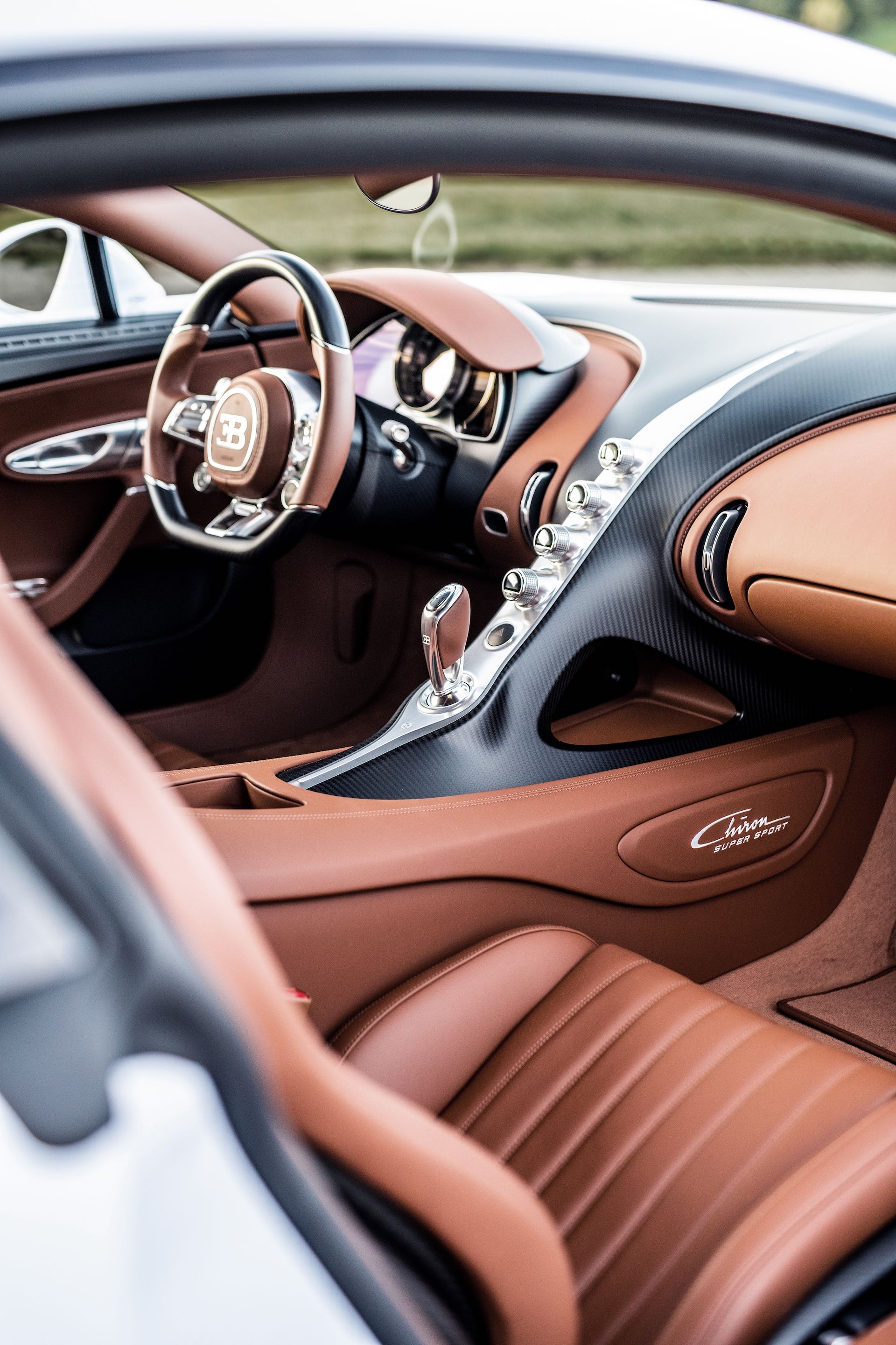 Download 2022 Bugatti Chiron Super Sport - Interior HD Phone Wallpaper 1920x2880 #47
