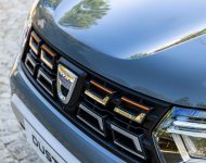 2022 Dacia Duster Extreme - Grill Wallpaper 190x150