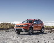 2022 Dacia Duster - Front Three-Quarter Wallpaper 190x150