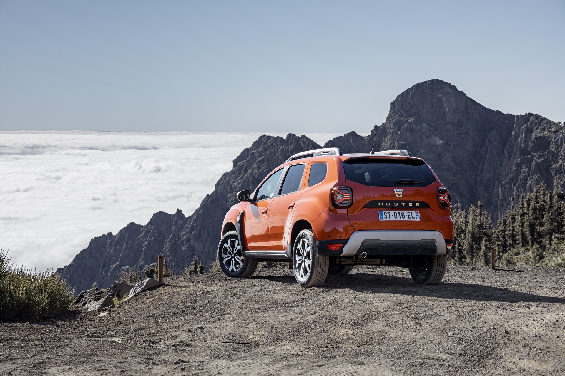 Download 2022 Dacia Duster - Rear Three-Quarter HD Wallpaper 1920x1280 #8