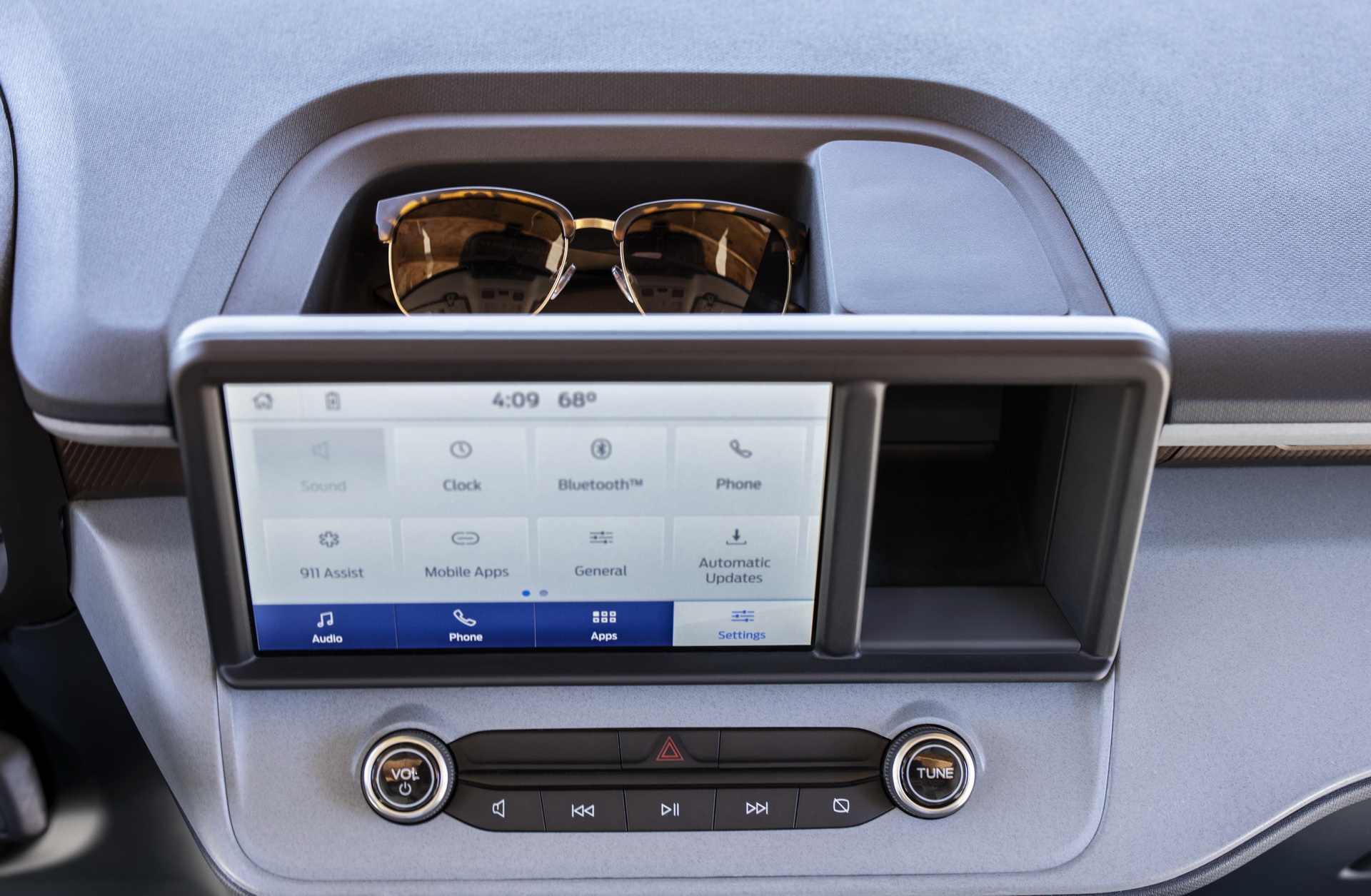 Download 2022 Ford Maverick 2L-EcoBoost AWD Lariat - Central Console HD Wallpaper 1920x1255 #28