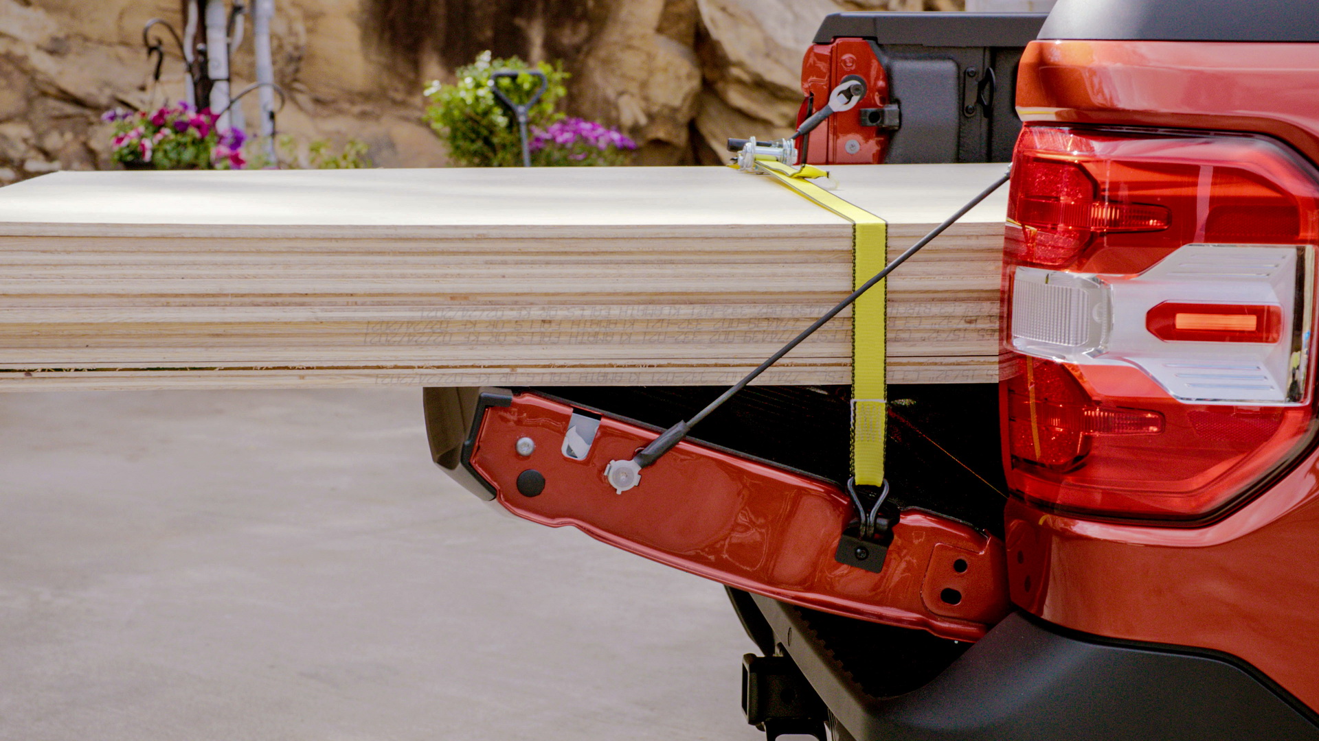 Download 2022 Ford Maverick 2L-EcoBoost AWD Lariat - Tailgate HD Wallpaper 1920x1080 #17