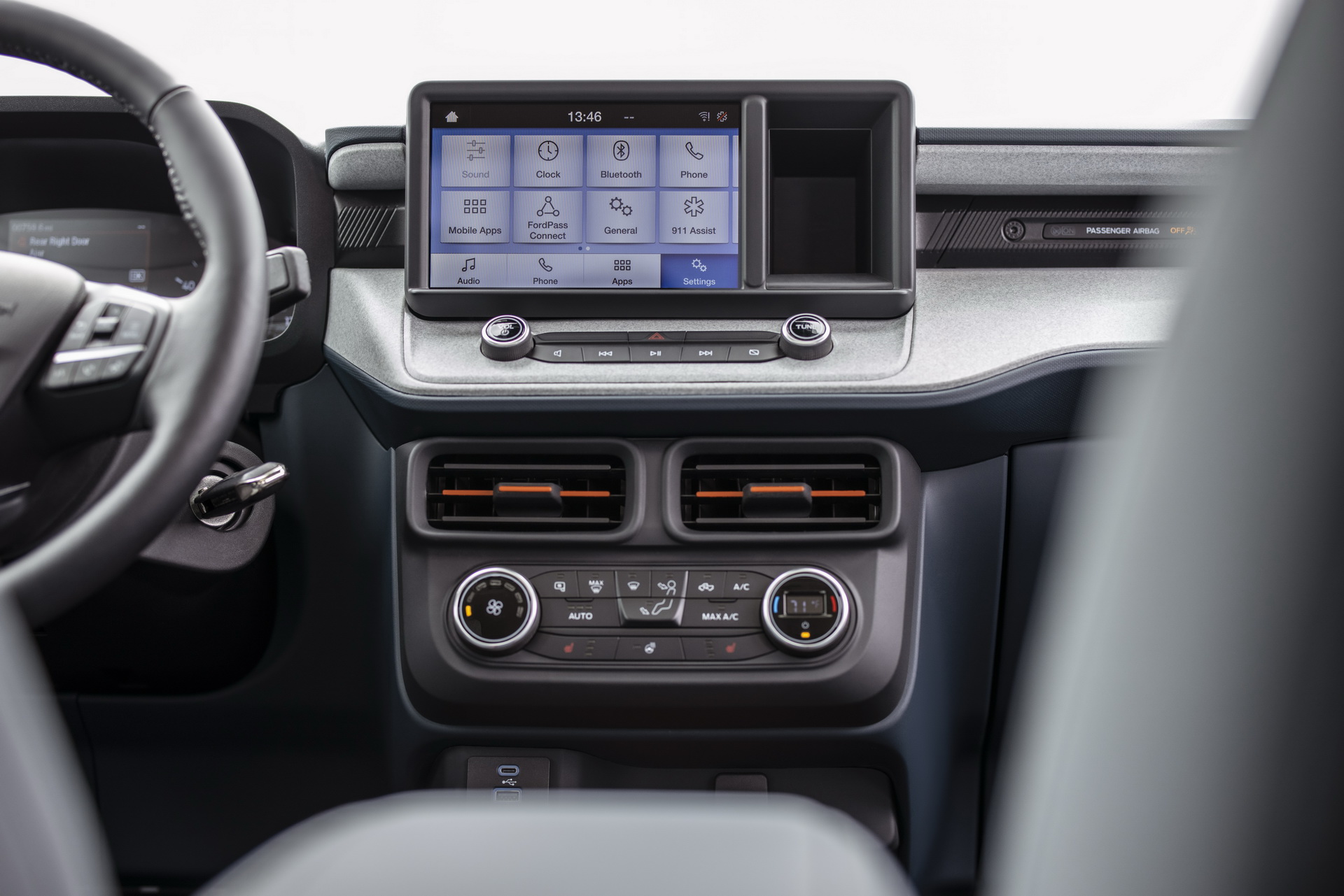 Download 2022 Ford Maverick XLT - Central Console HD Wallpaper 1920x1281 #19